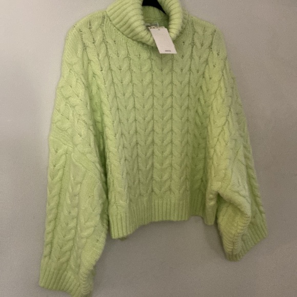 💫NWT GREEN KNIT TURTLENECK 💫 - Picture 4 of 7